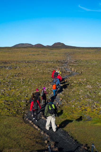 Reykjavik: Thrihnukagigur Volcano Guided Hiking Day Trip - Why Thrihnukagigur feels different from a normal volcano tour