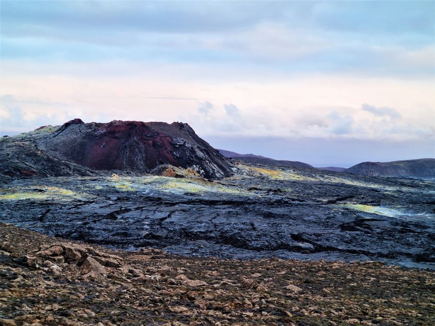 Reykjavík: Volcano Eruption Site and Reykjanes Hiking Tour - The Geldingadalur hike requires honest preparation