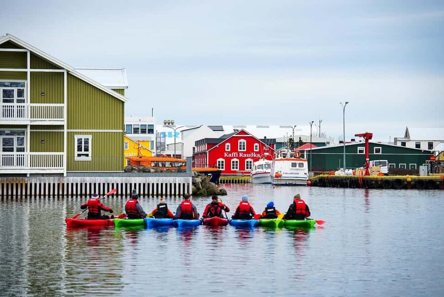Siglufjörður / Siglufjordur: Guided kayak tour. - Starting at the blue and orange Sigló Sea container