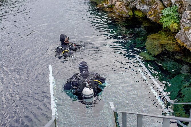 Silfra: Diving Between Tectonic Plates and Pick Up from Reykjavik - The warm finish matters