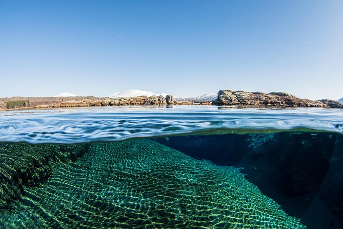 Silfra: Snorkeling Between Tectonic Plates - Meet on Location - Hot chocolate, cookies, and time to recover