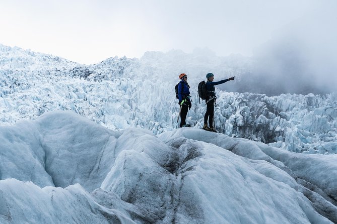 Skaftafell: 4h Small Group Glacier Hike with Guide and Transfer - Reading the ice on Vatnajökull