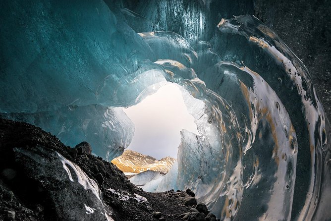 Skaftafell: Blue Ice Cave & Glacier Hike on Vatnajökull - Walking on Falljökull for 2.5 hours