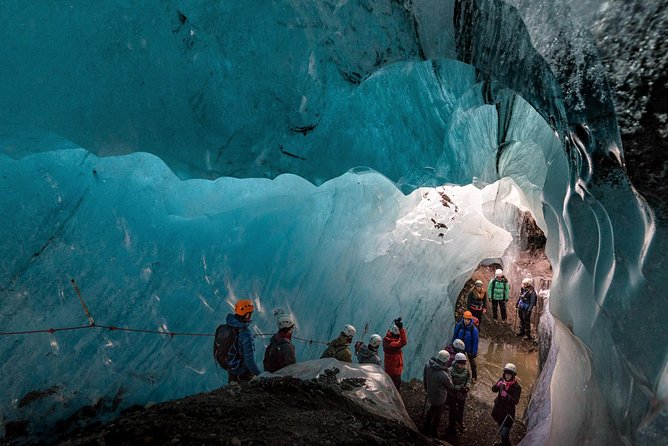 Skaftafell: Blue Ice Cave & Glacier Hike on Vatnajökull - Entering the blue ice cave
