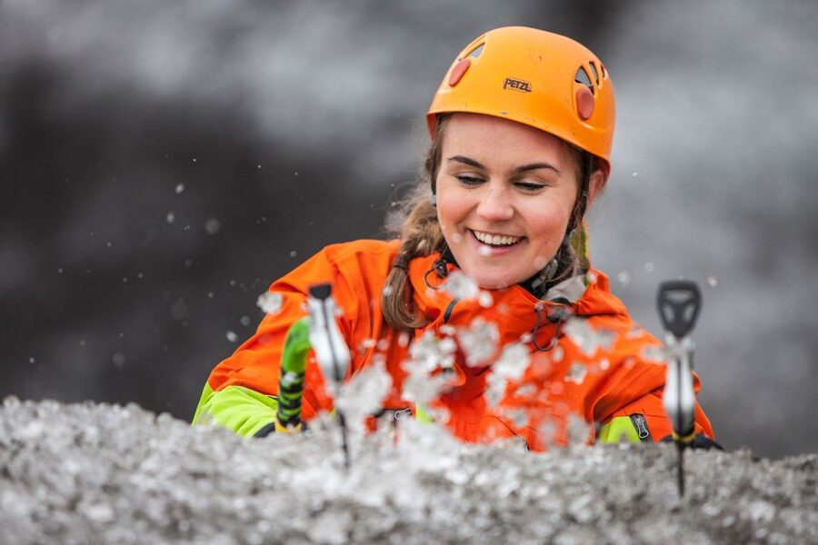 Skaftafell: Glacier Hike and Ice Climbing Guided Experience - Walking onto Falljökull