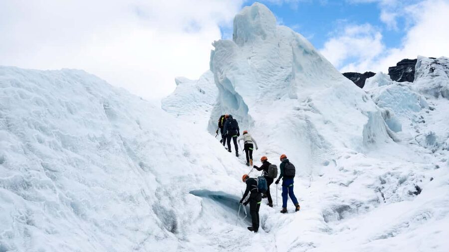 Skaftafell: Glacier Hike & Ice Climbing Adventure - Who should book this experience