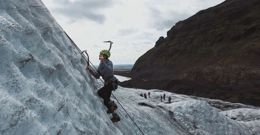 Skaftafell National Park: Falljokull Ice Climb and Hike - Learning to walk on ice