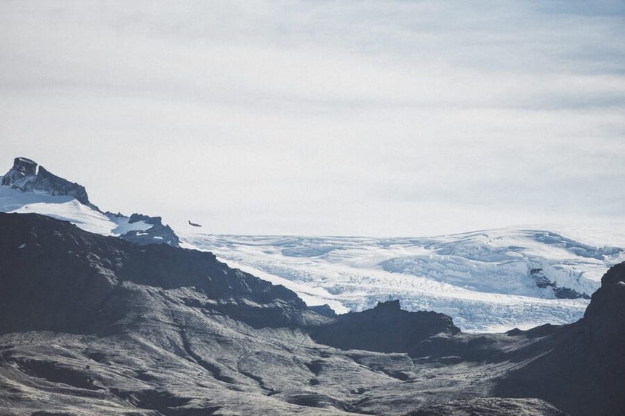 Skaftafell Nature Reserve: Highlights Scenic Airplane Tour - The first view: black sand and braided rivers