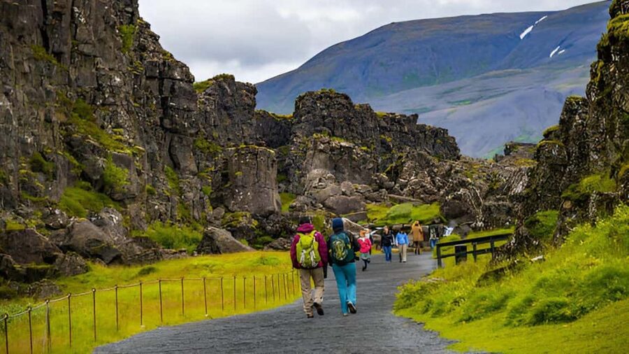 Small Group: Golden Circle & Friðheimar Visit From Reykjavik - Þingvellir: parliament and moving continents