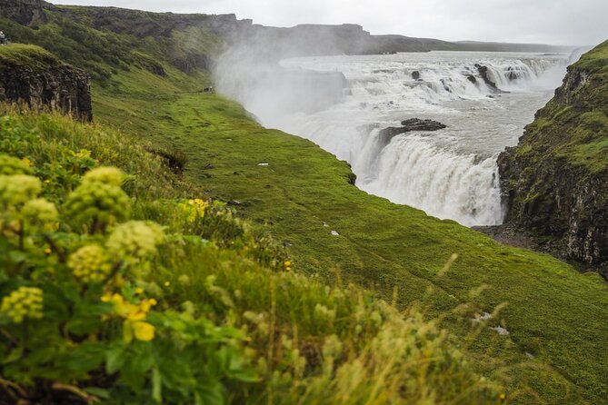 Small Group: Golden Circle Tour from Reykjavik Cruise Terminals - Guides, commentary, and the small-group feel