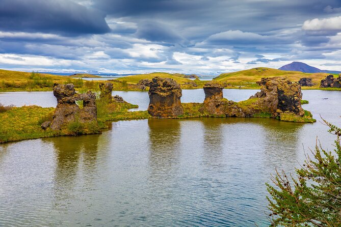 Small-Group Lake Mývatn Tour from Akureyri - What the guide can add to the drive