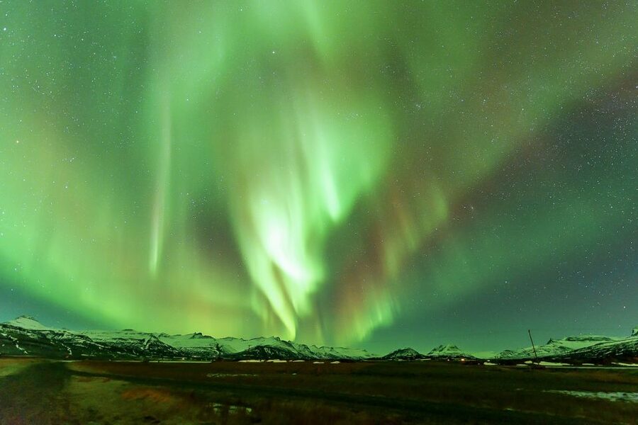 Small-Group Premium Northern Lights Tour from Reykjavik - What happens at the outdoor stops