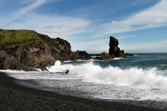 Snaefellsnes National Park and Natural Wonders from Reykjavik - Kirkjufell: Iceland’s famous mountain