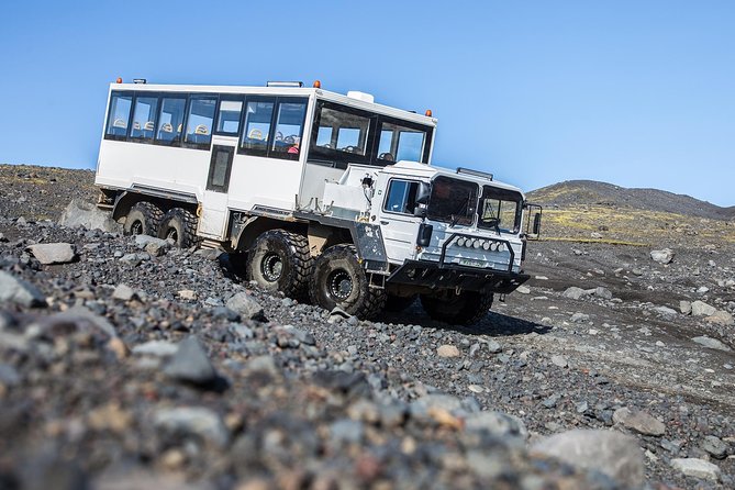 Snowmobiling Experience on Mýrdalsjökull Glacier - What the guides add to the ride
