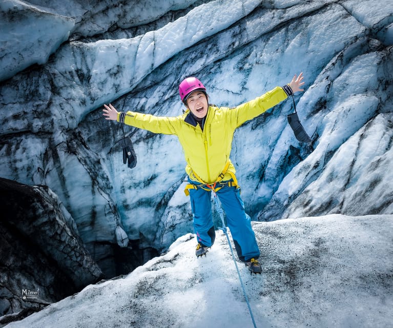 Sólheimajökull Glacier: Guided Hike with Equipment - The guide’s role in making the hike worthwhile