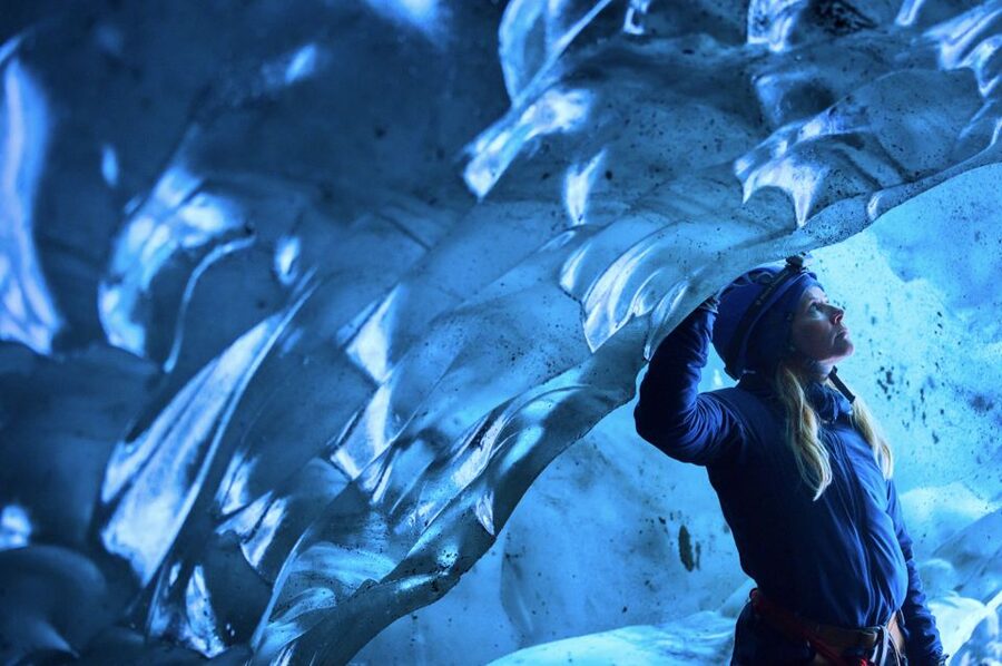 South Coast Iceland: 2-Day Blue Ice Cave & Jokulsarlon Tour - Black sand and ice along the southern shore