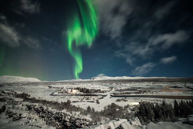 South Iceland Highlights and Northern Lights Combo Full-Day Tour - What the guides and drivers add to the day