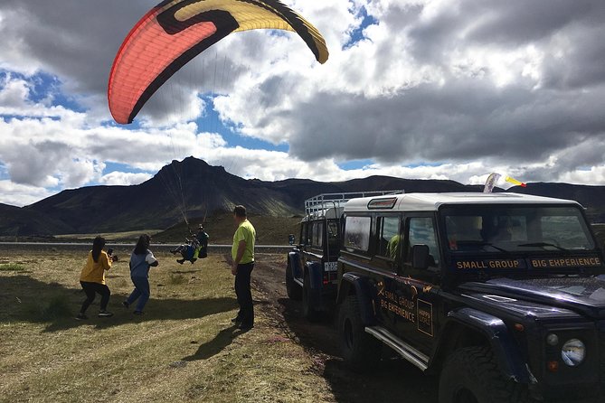Tandem Paragliding over the Rugged Lava Fields at Blue Mountains - When weather changes the plan