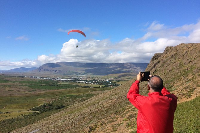 Tandem Paragliding over the Rugged Lava Fields at Blue Mountains - Clothing, cameras, and the GoPro option