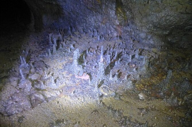 The Cave Explorer - The first steps into the lava tube