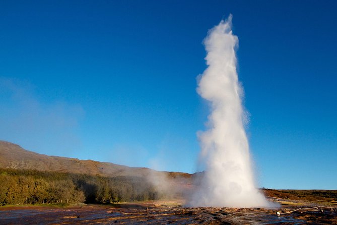 The Golden Circle & Northern Lights Guided Combo tour - Gullfoss: a waterfall with real force