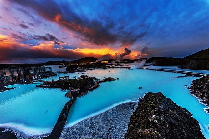 Unique bathing in an Icelandic hot springs at the Blue Lagoon - Premium package: robes, masks, and Lava Restaurant