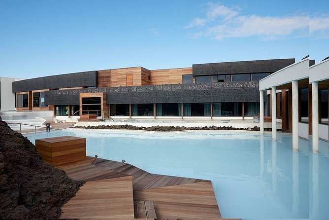 Unique bathing in an Icelandic hot springs at the Blue Lagoon - Comfort package: what you actually receive