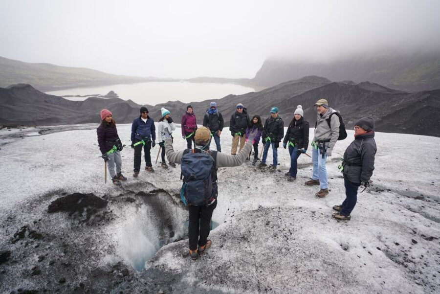 Vatnajökull: Short Glacier Encounter Walk with 4x4 Transfer - Key points before you book