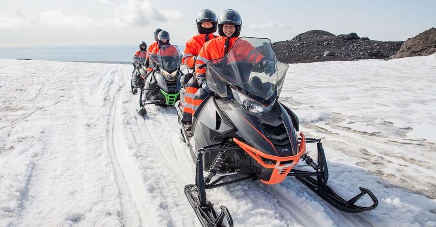 Vik: Mýrdalsjökull Snowmobile Adventure - Learning to handle the snowmobile