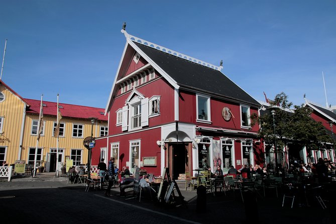 Walking tour of Reykjavik city - Arnarholl begins the story of Reykjavik