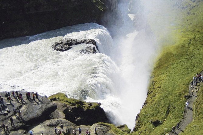 Whale Watching and Golden Circle Tour from Reykjavik - Guides, commentary, and the pace of the coach