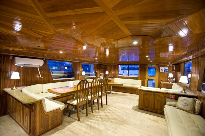 Whale Watching Cruise on a Yacht in Reykjavik - Why clothing makes or breaks the trip