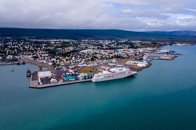 Whale Watching Tour from Akureyri City Central - Watching for humpbacks in Eyjafjörður